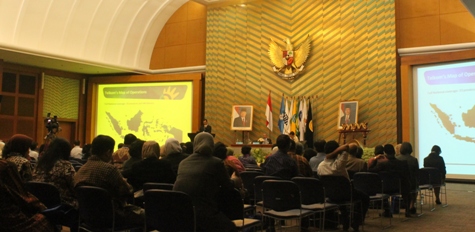 Read more about the article International Seminar Integrating Technology Into Education